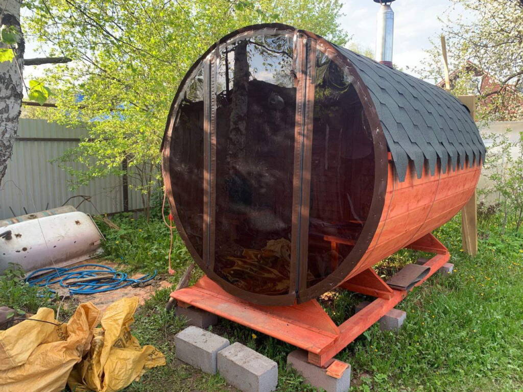 Изготовили мягкие окна для бани бочки. Иваново